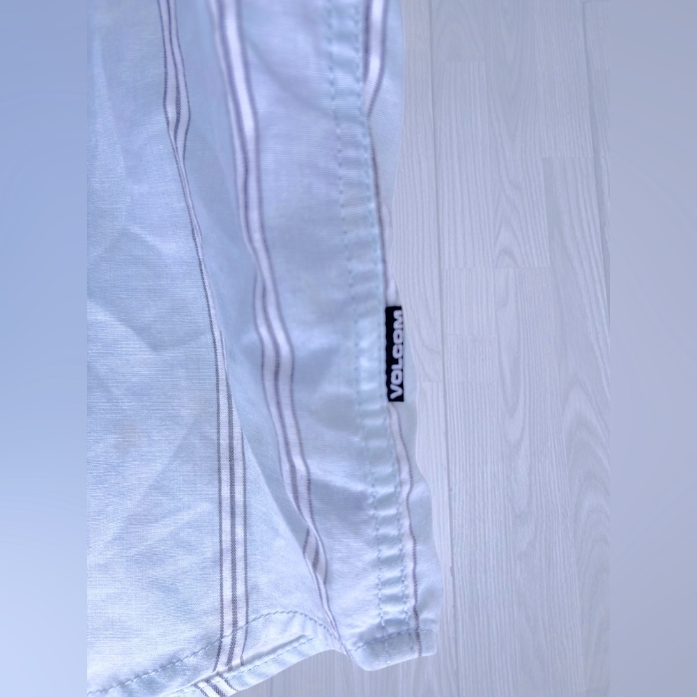 VOLCOM Boys Striped Casual Button Down Shirt - Picture 5 of 9